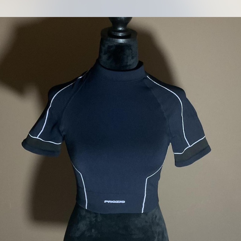 Prozis Black and White Athletic Top